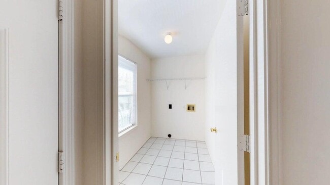 Photo - 895 Silverwood Unit 3