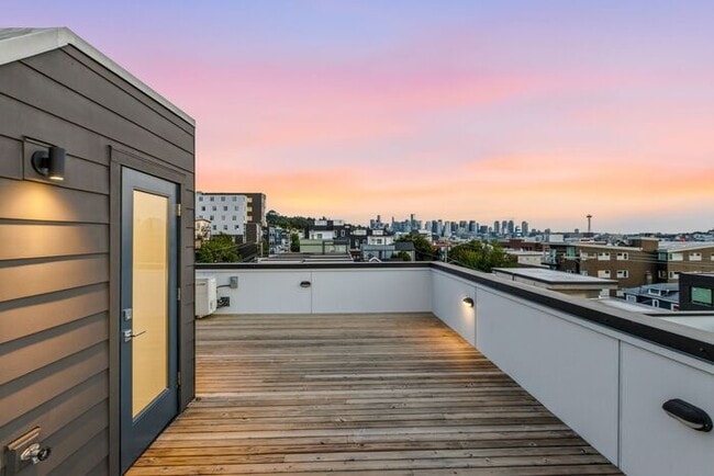 Building Photo - ULTRA-MODERN Townhome w/AC and Views in the Heart of Eastlake!