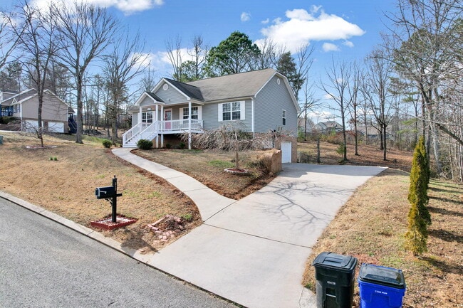 Photo - 217 Home Pl Ct SE