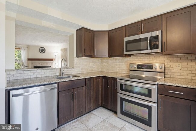 Building Photo - 9402 Granite Hill