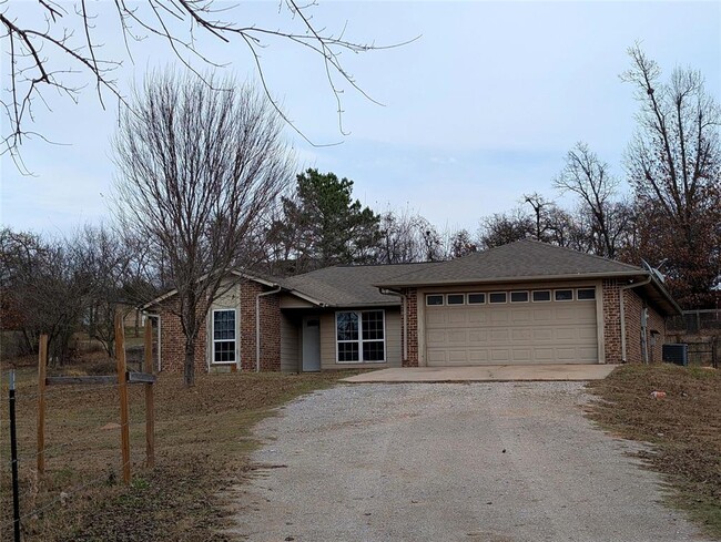 Building Photo - 16904 Meadow Lake Cir