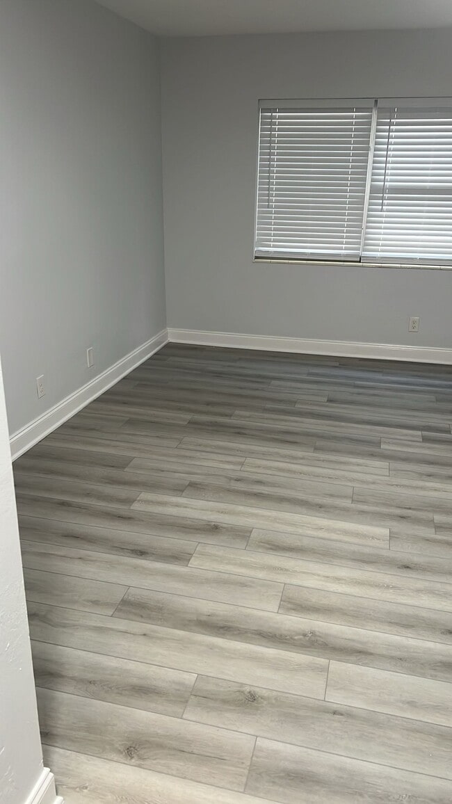 Photo - 6844 Harding Ave