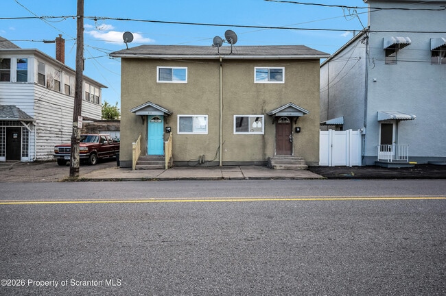 Building Photo - 333 Oak St