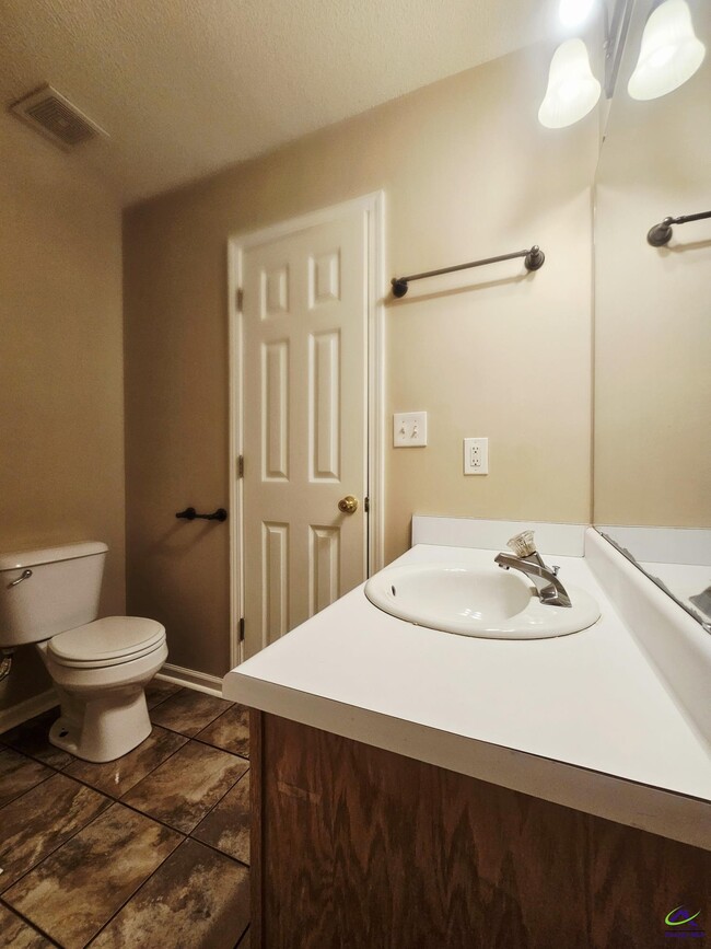 Photo - 217 Willis Creek Rd