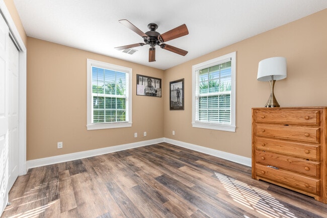 Photo - 404 SW Camden Ave