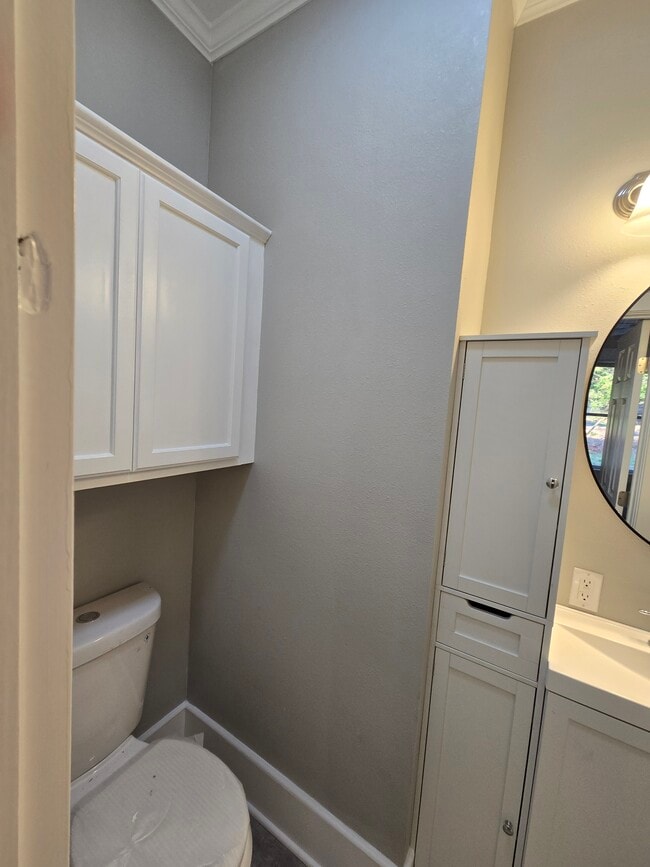 Photo - 328 Robinson Pl