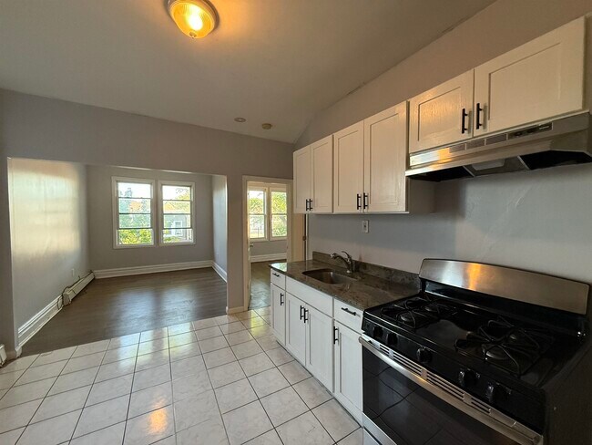 Photo - 166 Lexington Ave Unit 2R