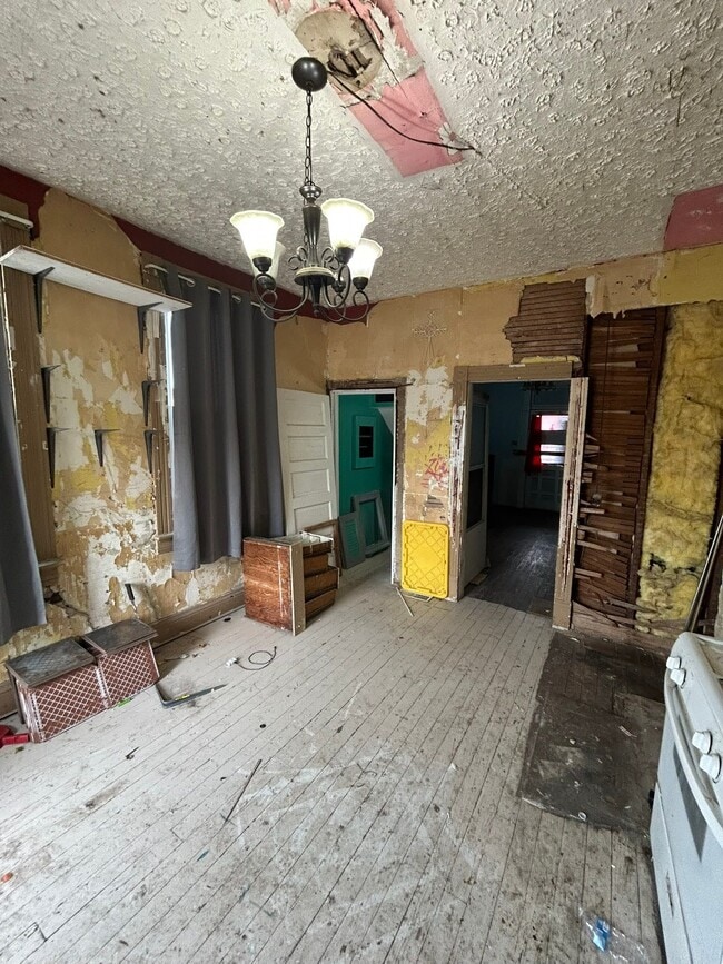 Photo - 106 S Benton St