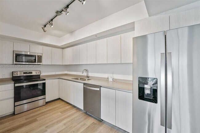 Photo - 1500 Bay Rd Unit M-0821