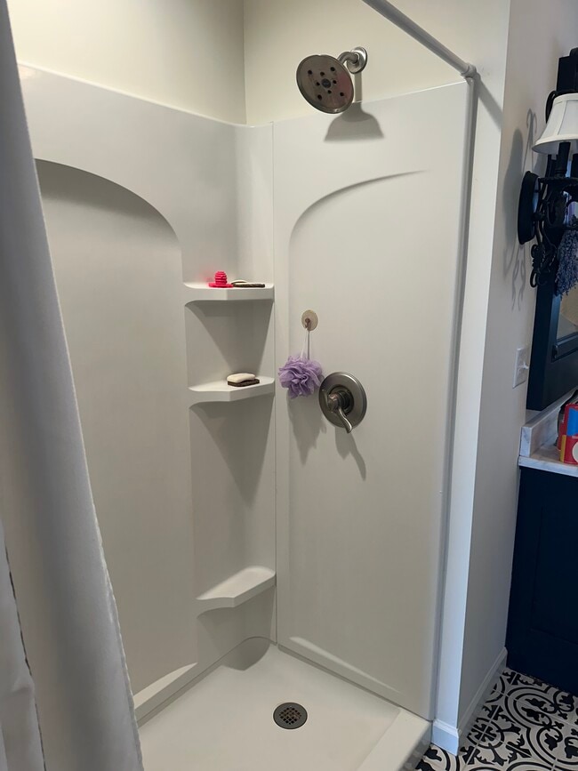 Photo - 7712 Walnut St