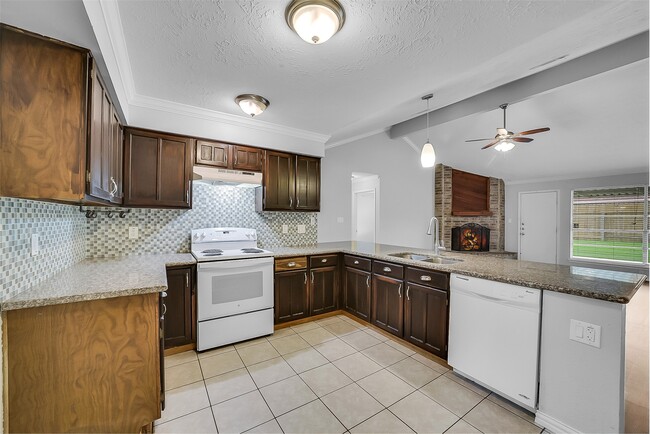 Photo - 13618 Piney Oaks Dr