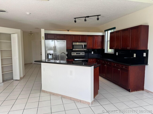 19199 NW 19th St