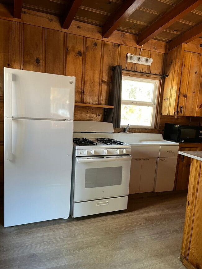 Photo - 3066 Oakland Ave