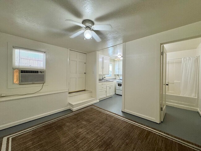 Photo - 2033 Jefferson St Unit 2033 Jefferson Street #B