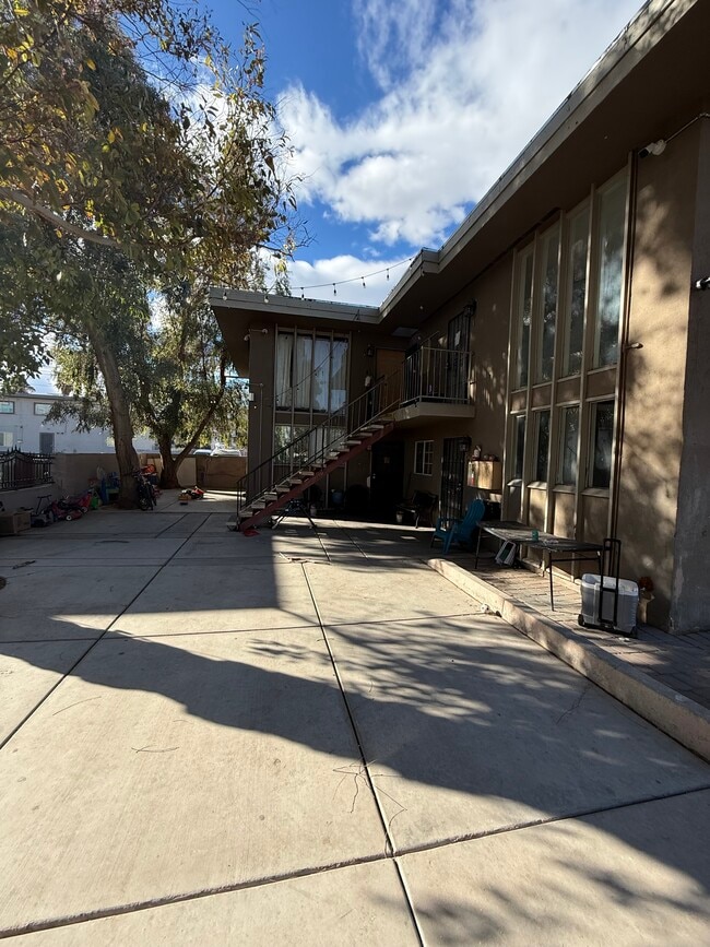 Photo - 3371 Brussels St Unidad 4