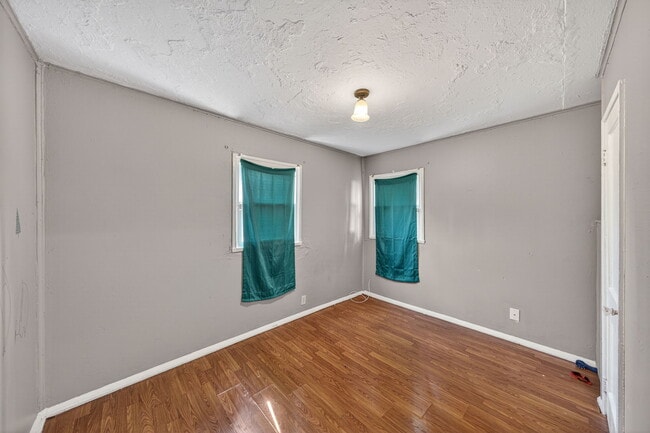 Photo - 3220 Vermont Pl