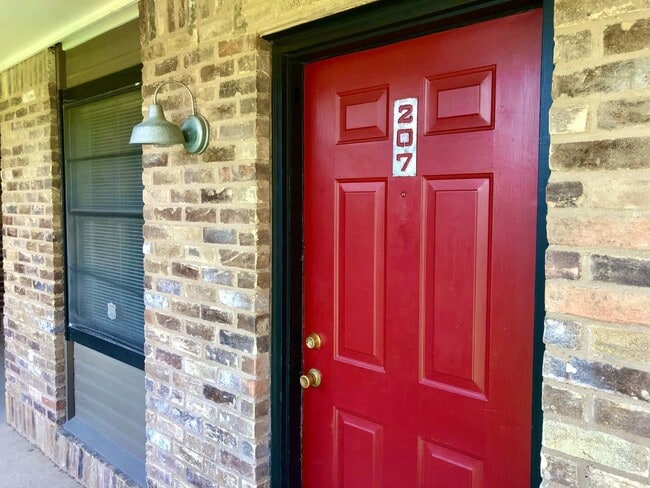 Building Photo - 1214 Baylor Ave Rental