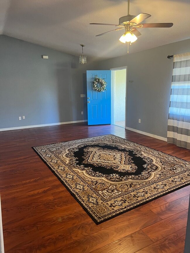 Photo - 3/2/2 with lanai in PC