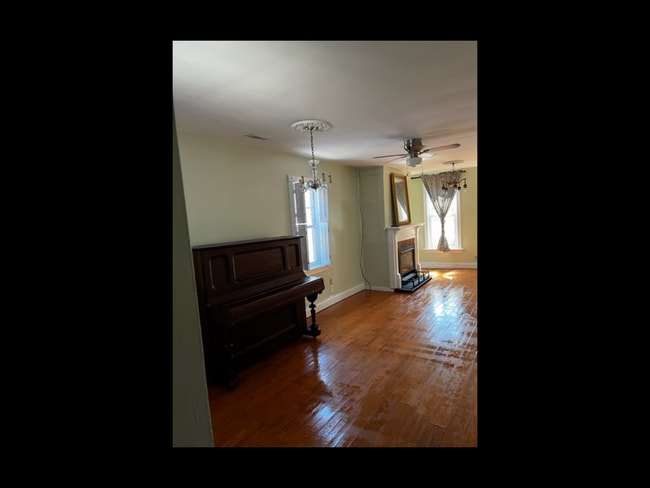 Photo - 407 Summer St
