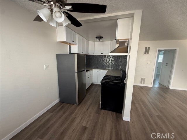 Photo - 1193 N Ardmore Ave Unit 4