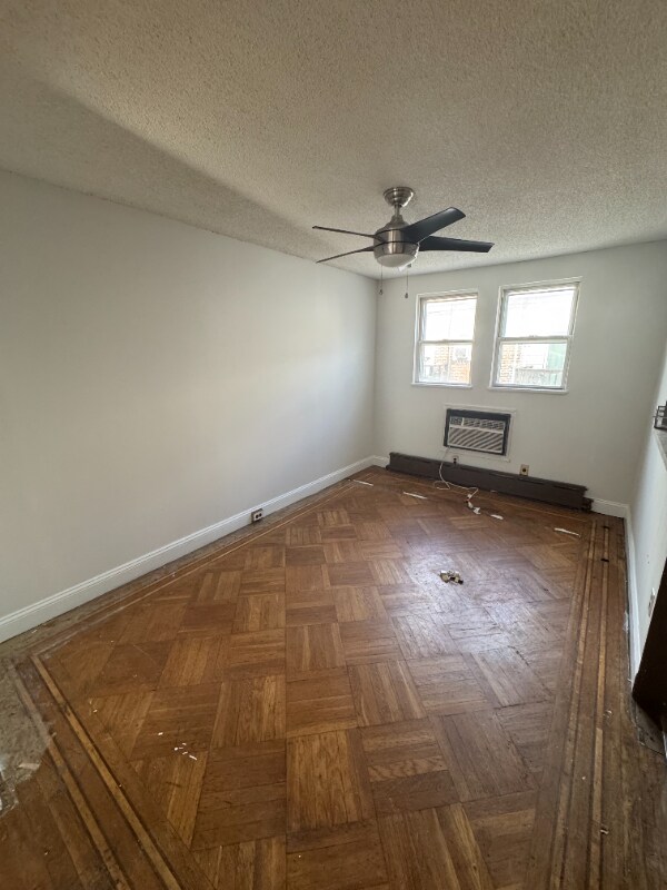 Photo - 6521 Dorel St