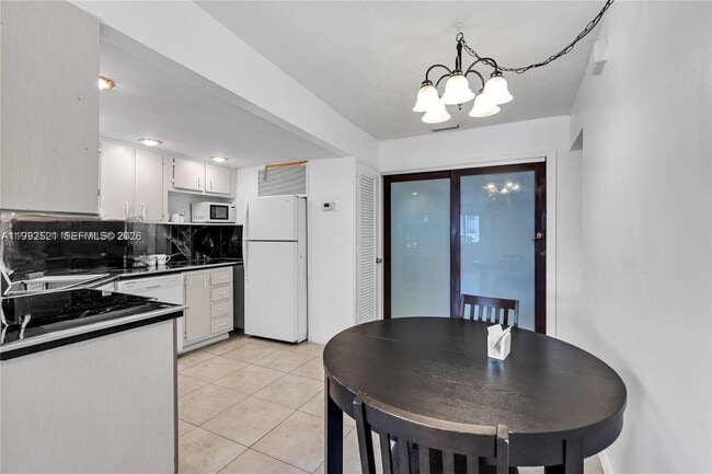 Photo - 2175 NE 56th St Unidad 107