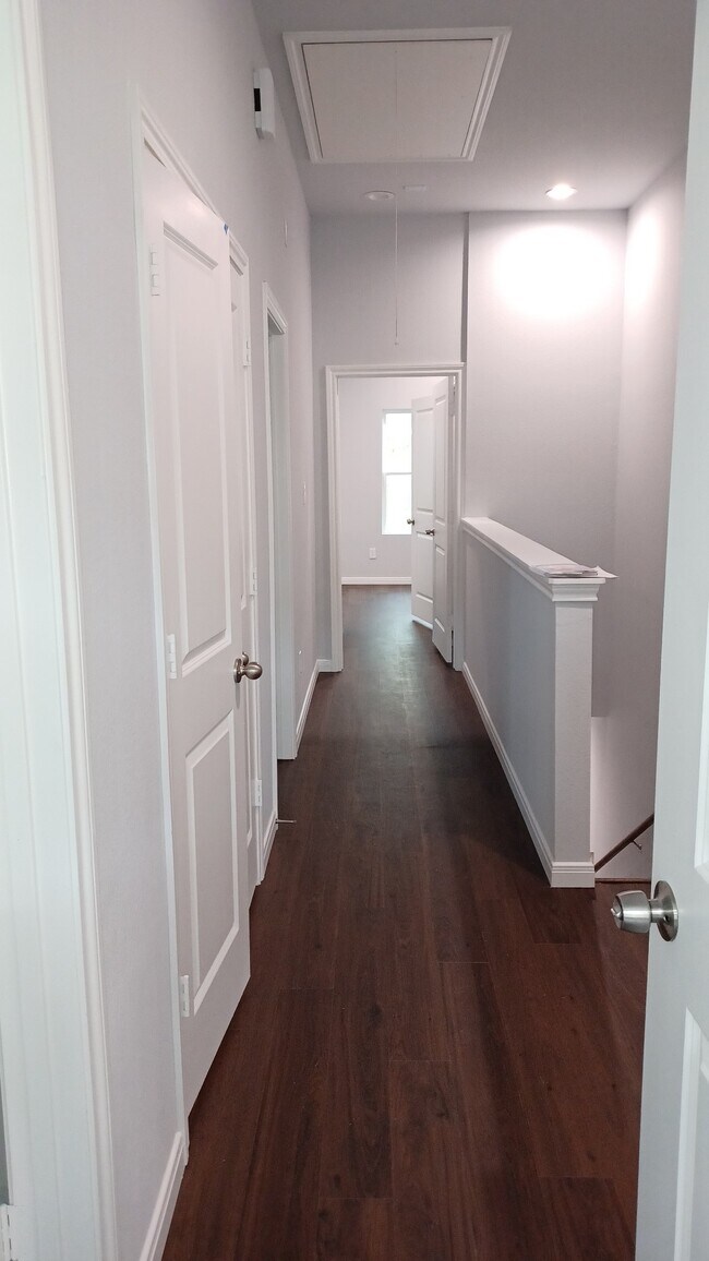 Photo - 18827 Luminescent Ln