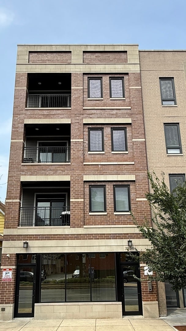 Building Photo - 3336 W Irving Park Rd Unit 1 Rental