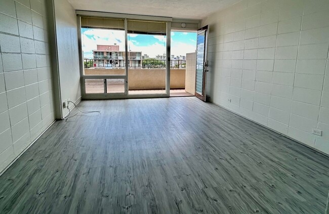 Photo - Renovated, 1 Bedroom / 1 Bath convenient l... Unit 706
