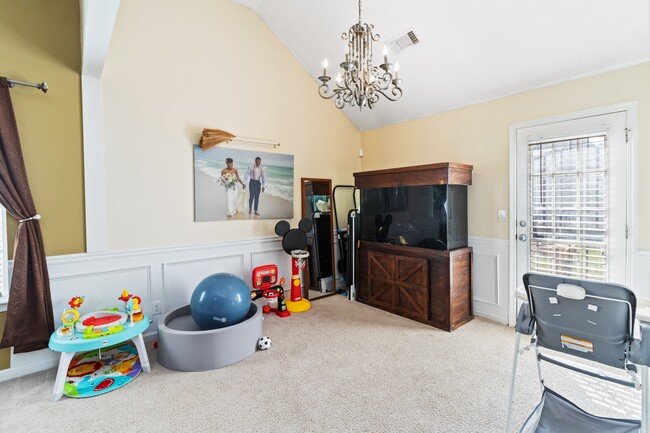 Photo - 4273 Holliday Rd