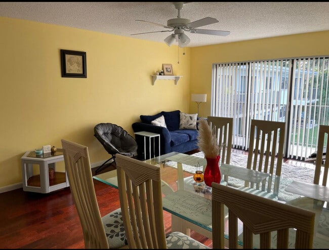 Building Photo - 1504 Virginia Ave Unit 206