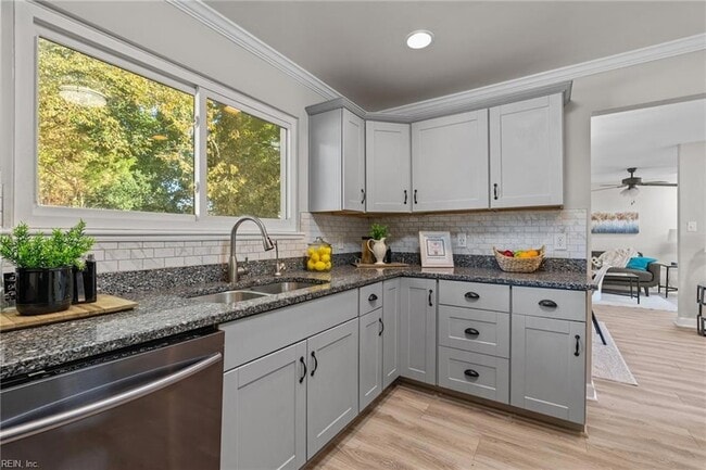 Photo - 408 Lineberry Rd