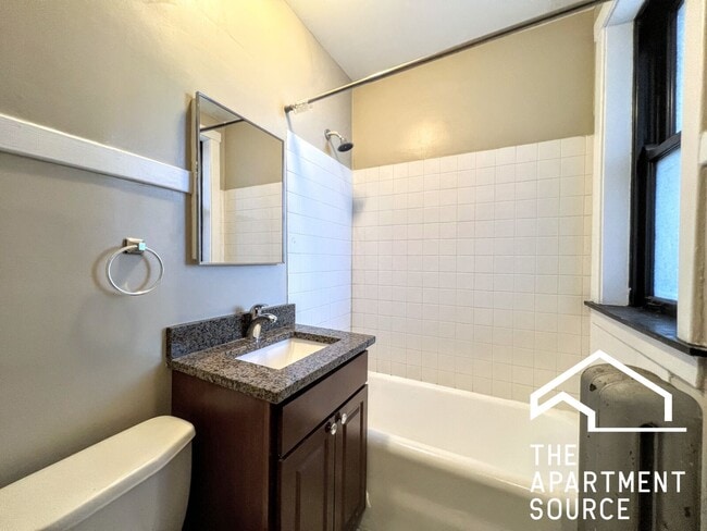 Photo - 2122 W Ainslie St Unidad 1