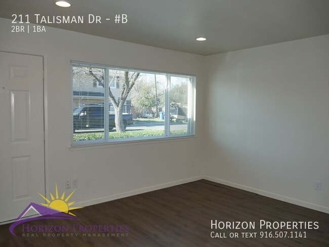 Photo - 211 Talisman Dr Unidad #B