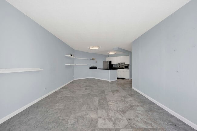 Photo - 5320 N Sheridan Rd