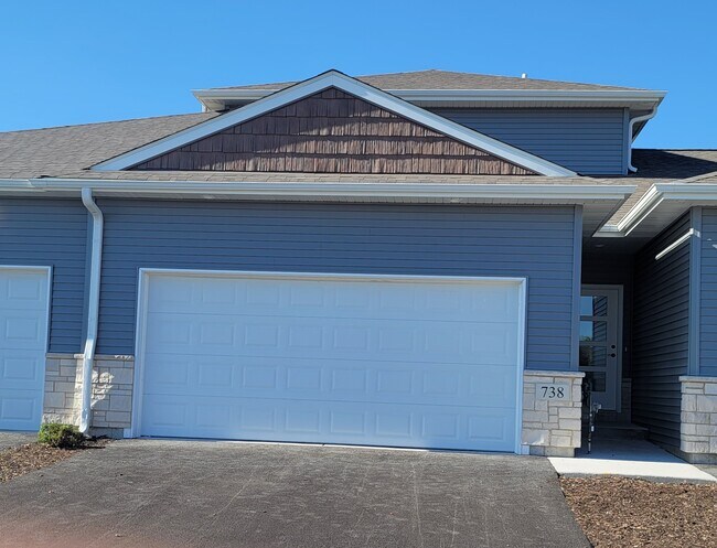 Photo - 738 Quail Ln Townhome