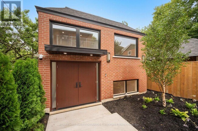 Photo - 412 Glenholme Ave