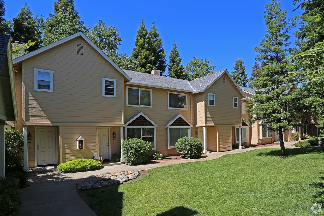 Greenwood Place - Greenwood Place Apartments