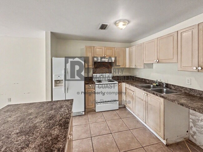 910 East 12th Street