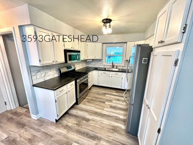 Kitchen - 3593 Gateshead St NE