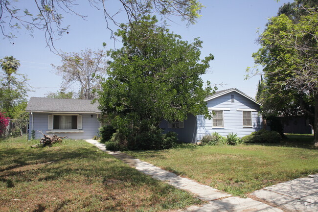 Building Photo - 22715 Sherman Way Rental