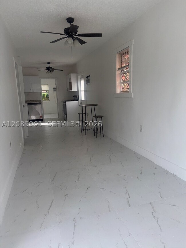 713 NW 4th St