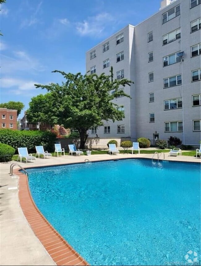 Building Photo - 887 Farmington Ave Unit 1E Rental