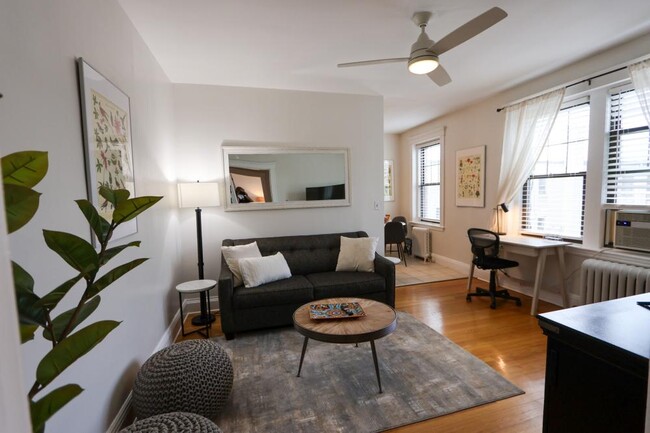 Building Photo - 1 bedroom in Brighton MA 02135 Unit 54 Rental