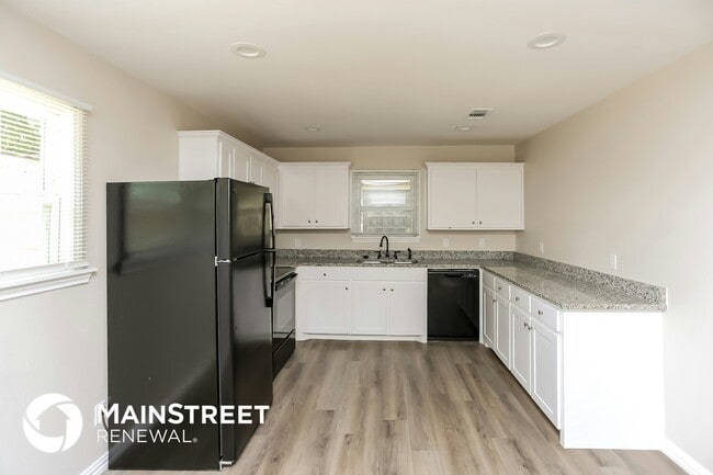 Photo - 317 Worthy St