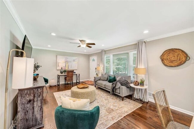 Photo - 1376 Sandtown Rd SW