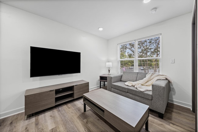 1-240.jpg - 240 Flats