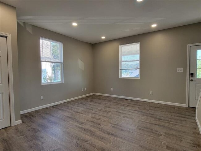 Photo - 1040 Wilson Pl