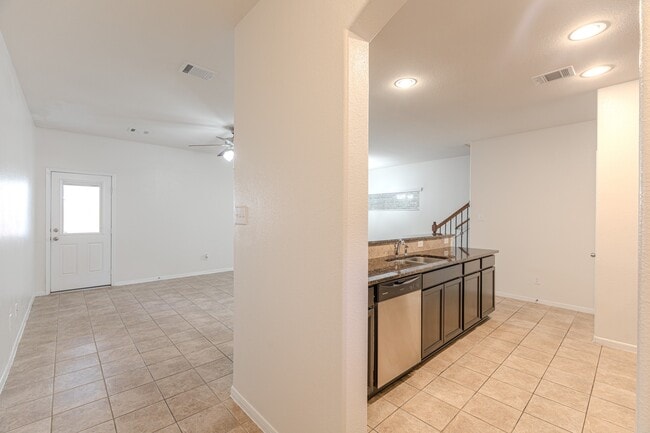 Photo - 13527 Vista De Oro St