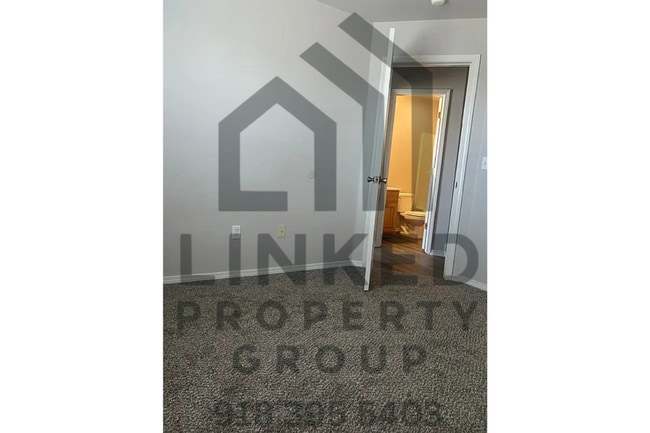 Photo - Townhome off Riverside in Tulsa!